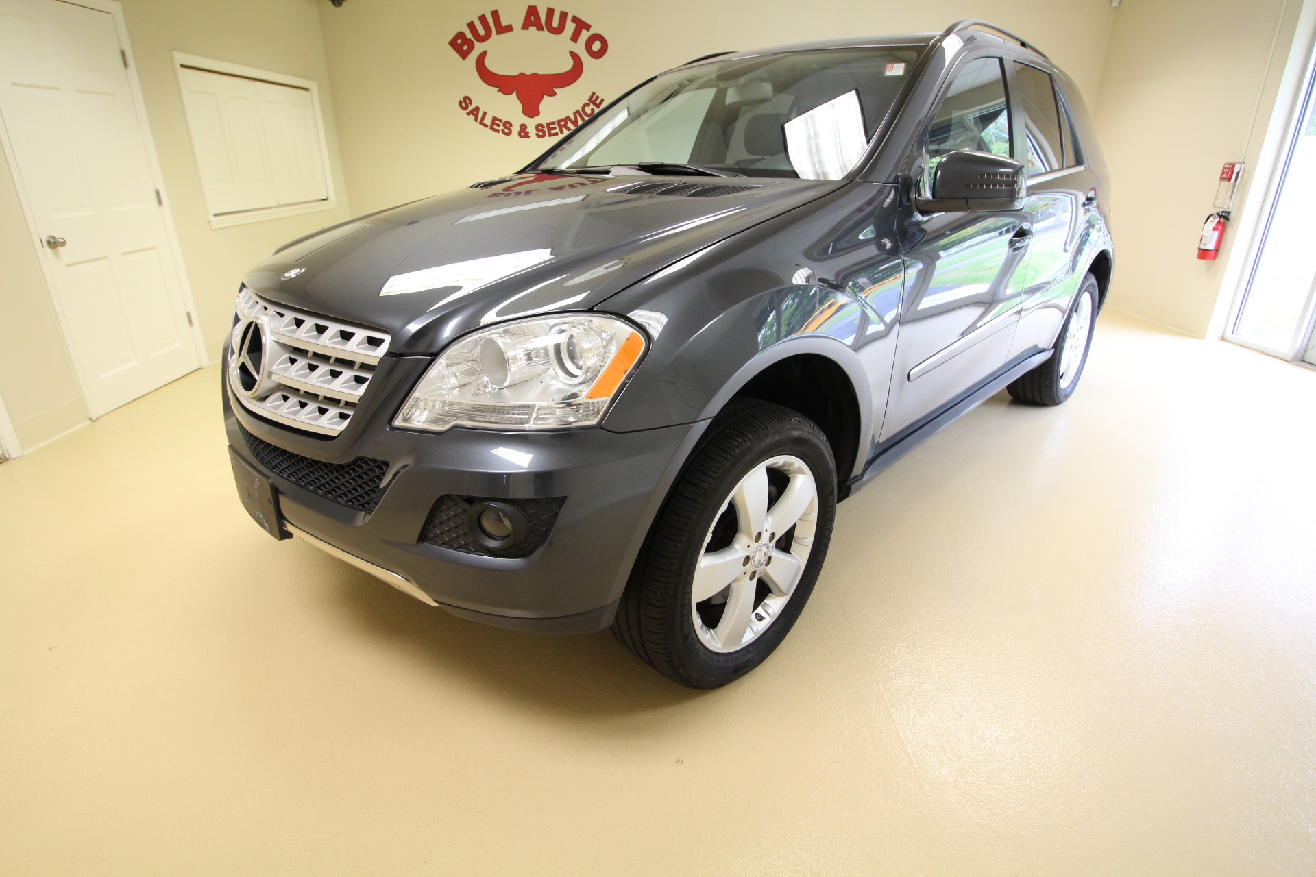 Used 2011 Mercedes-Benz M-Class ML350 4MATIC for sale $17,990 at zz-AAN Blow Out Auto Sales in Gurnee IL 60031 1