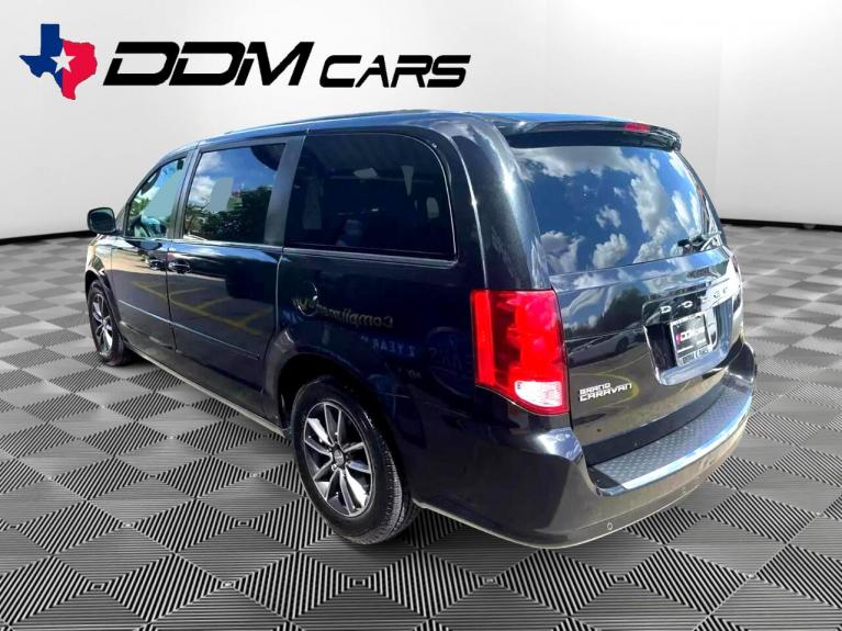 Used 2017 Dodge Grand Caravan SXT for sale $10,995 at zz-AAN Blow Out Auto Sales in Gurnee IL 60031 5