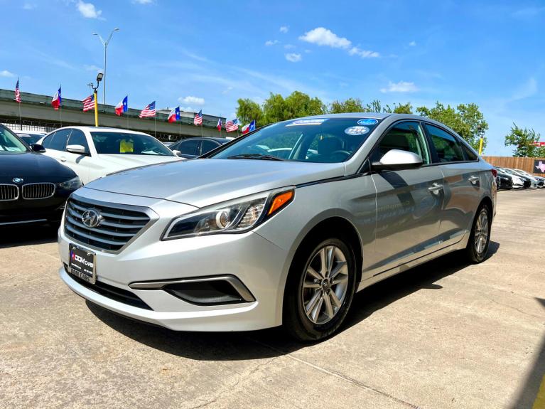 Used 2017 Hyundai Sonata SE for sale Sold at zz-AAN Blow Out Auto Sales in Gurnee IL 60031 4
