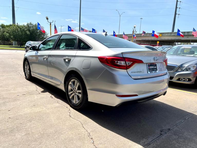 Used 2017 Hyundai Sonata SE for sale Sold at zz-AAN Blow Out Auto Sales in Gurnee IL 60031 5