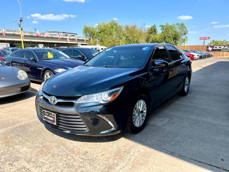 Used 2017 Toyota Camry XLE for sale $17,995 at zz-AAN Blow Out Auto Sales in Gurnee IL 60031 4